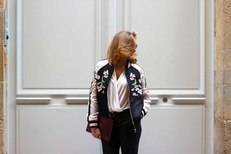 BOMBERS BRODES FLEURS STRADIVARIUS