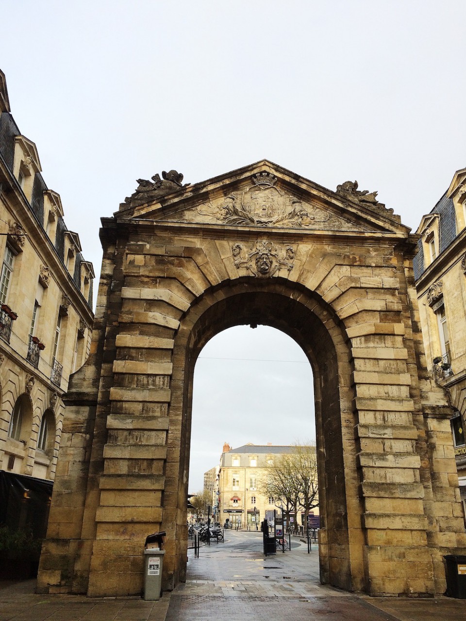 PORTE DIJEAU BORDEAUX