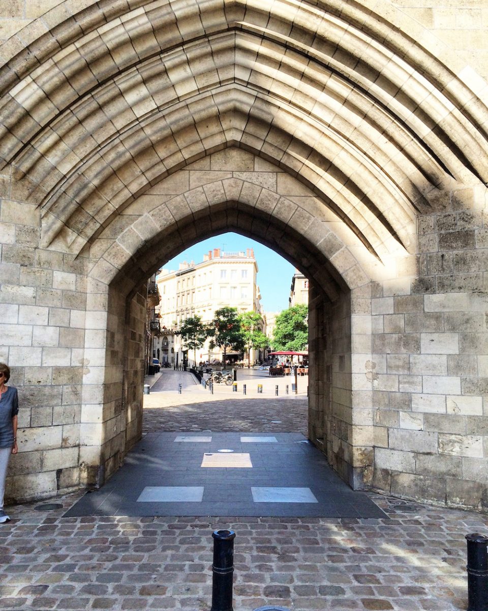 PORTE CAILHAU BORDEAUX