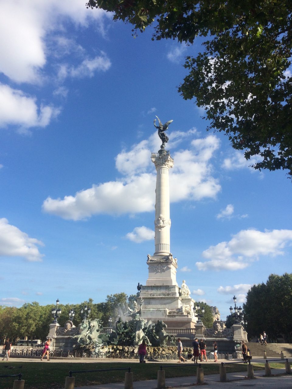 COLONNE AUX GIRONDINS BORDEAUX