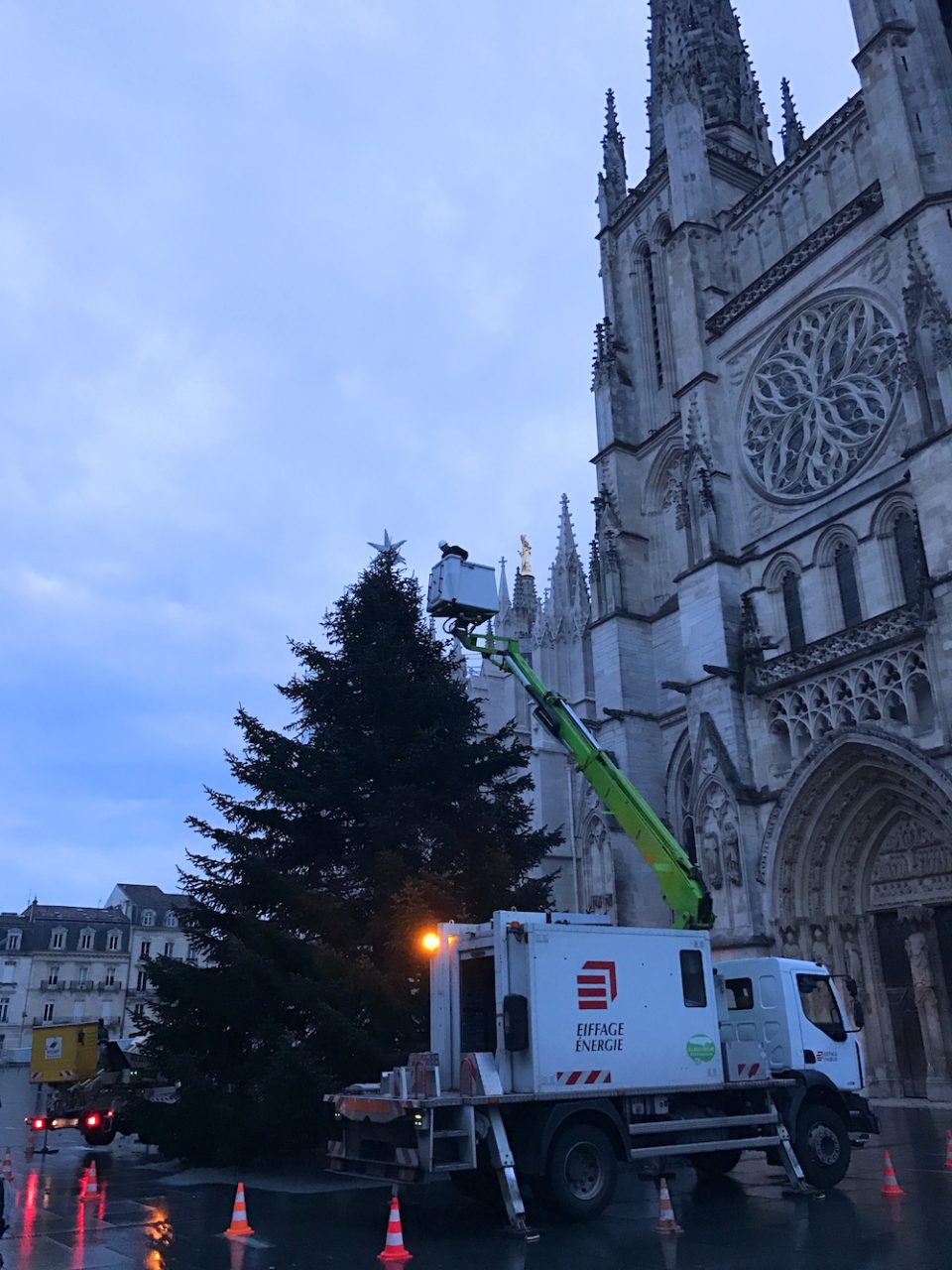 arbre-de-noel-pey-berland-bordeaux