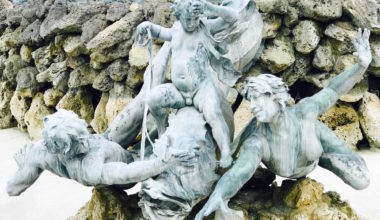 FONTAINE DES QUICONCES BORDEAUX