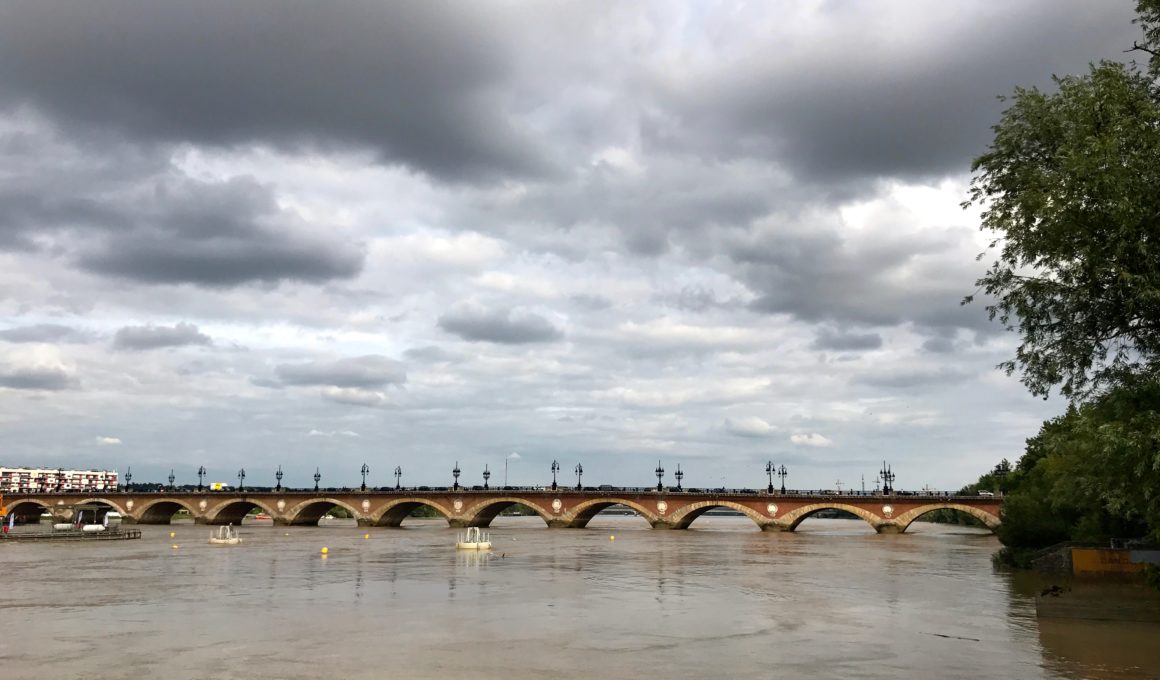 PONT DE PIERRE BORDEAUX